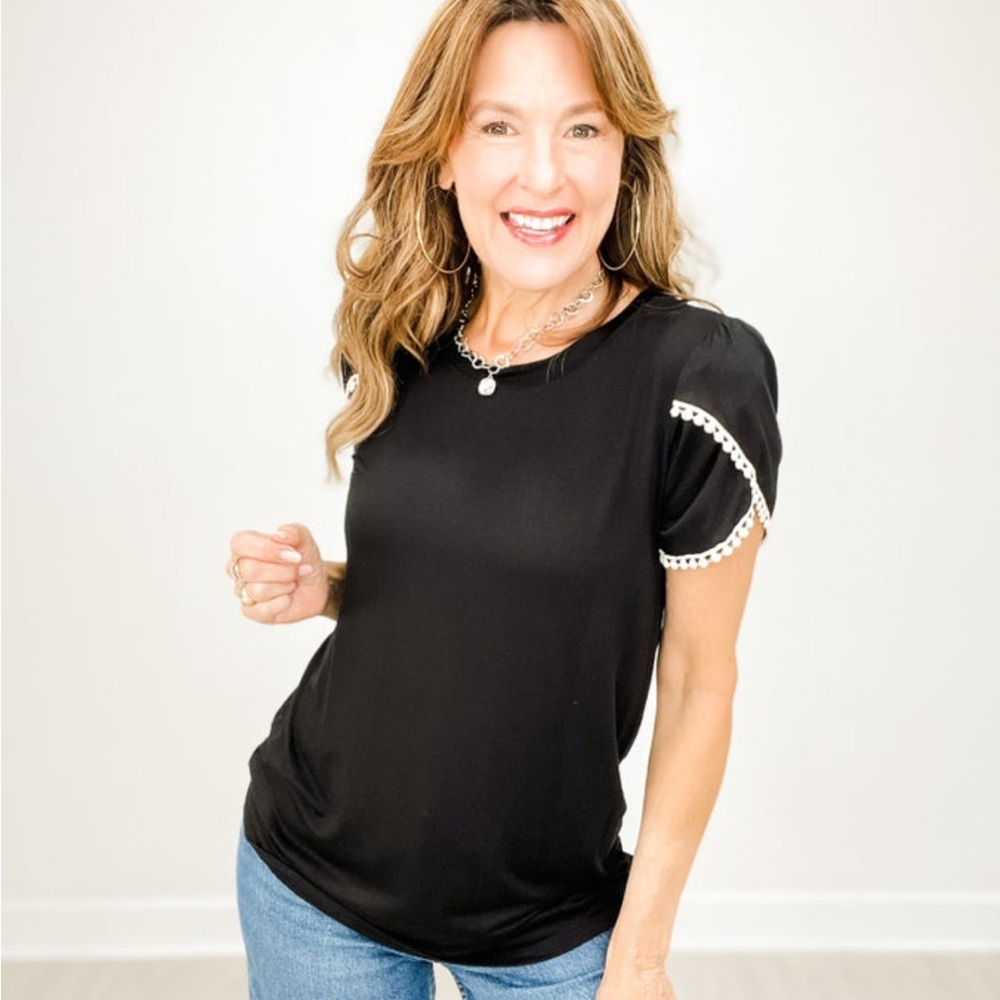 NEW Slit Short Sleeve Top with Crochet Lace Detail  1X Black/White - Picture 4 of 12